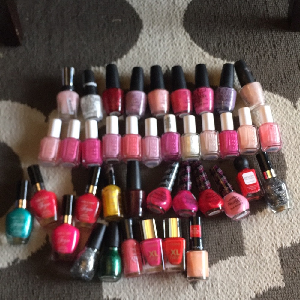 Nail polish lot